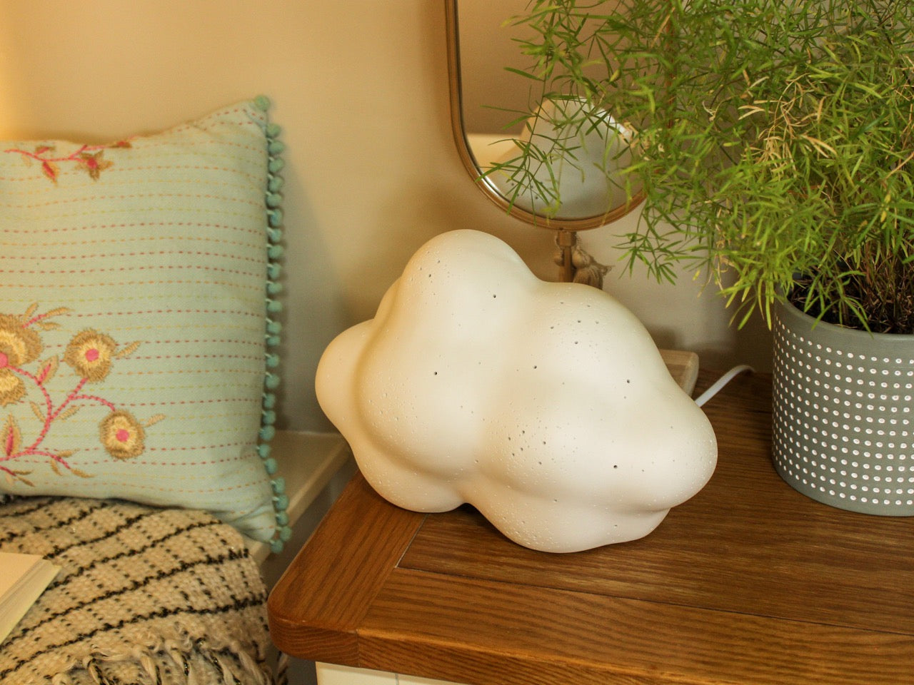 White Glazed Cloud Table Lamp with Light-Transmitting Dot Details – Soft Ambient Glow