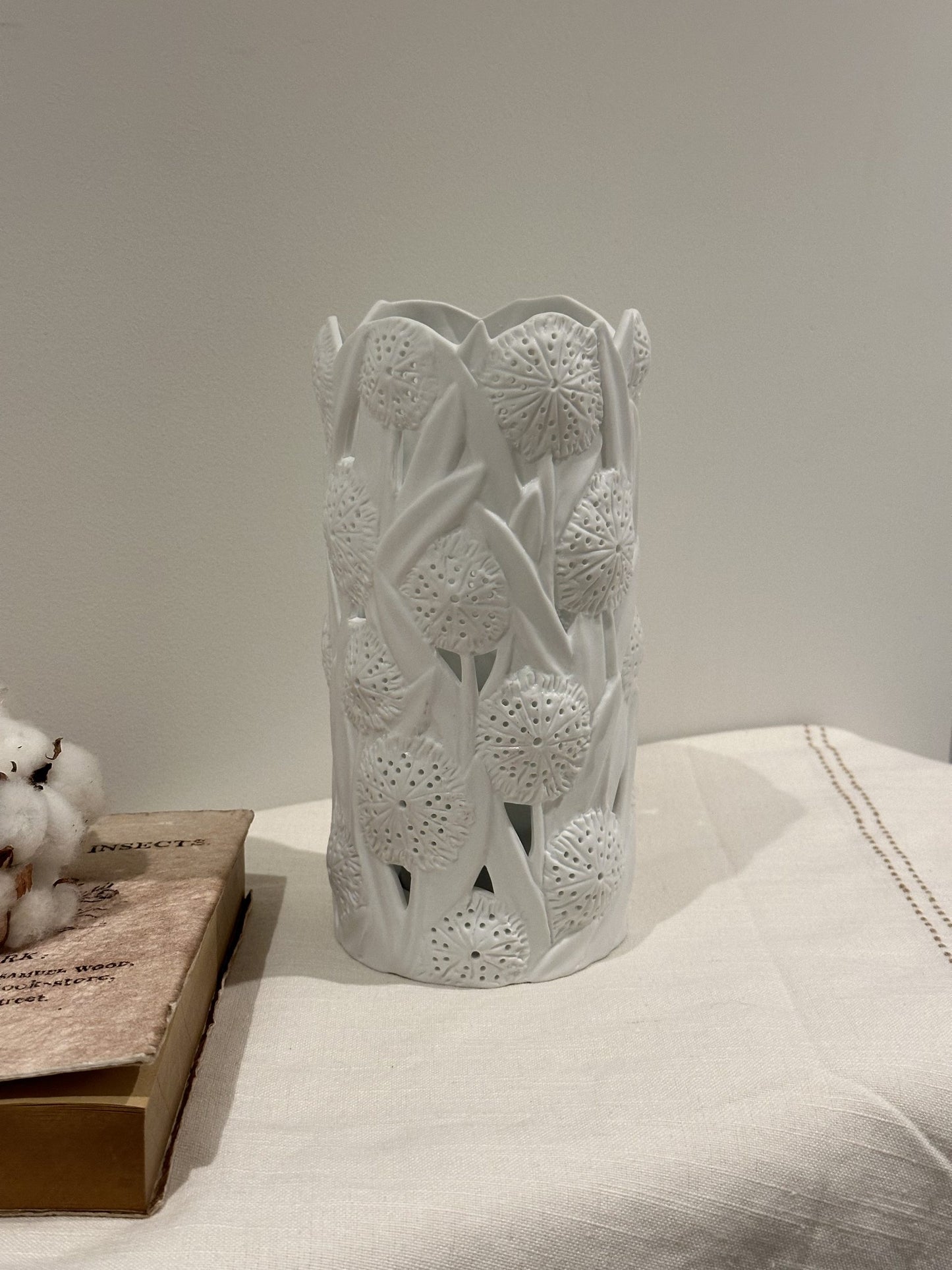 Dandelion 3D Textured Ceramic Touch Lamp – Rechargeable & Dimmable